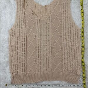Bohemian style sleeveless V-neck knit top size L